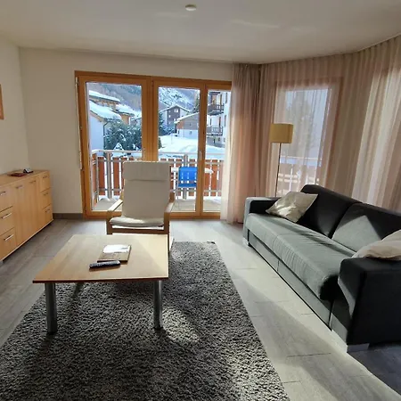 Serac 1. Stock Apartament